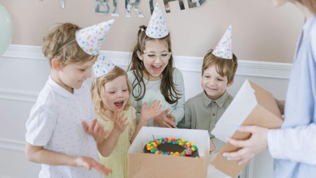 How to Wish a Friend Happy Birthday