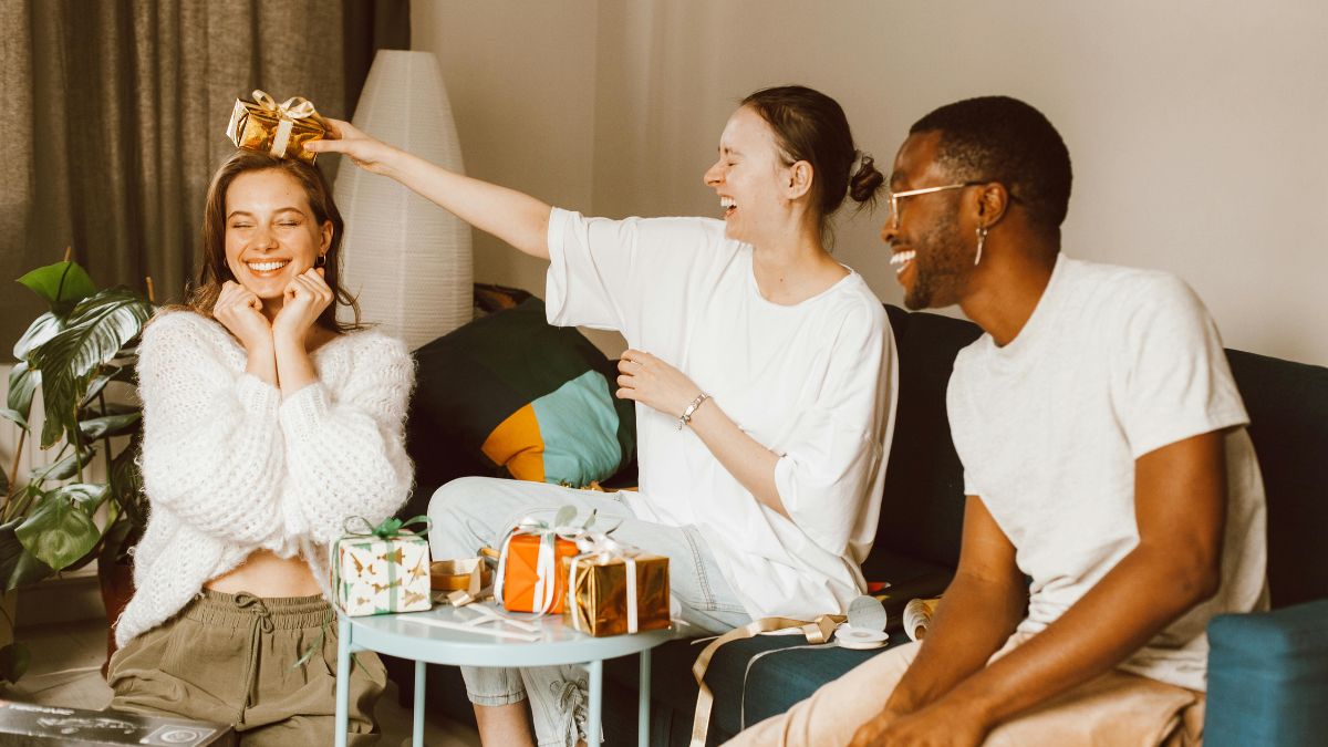 Emotional birthday message for sister in law with cake